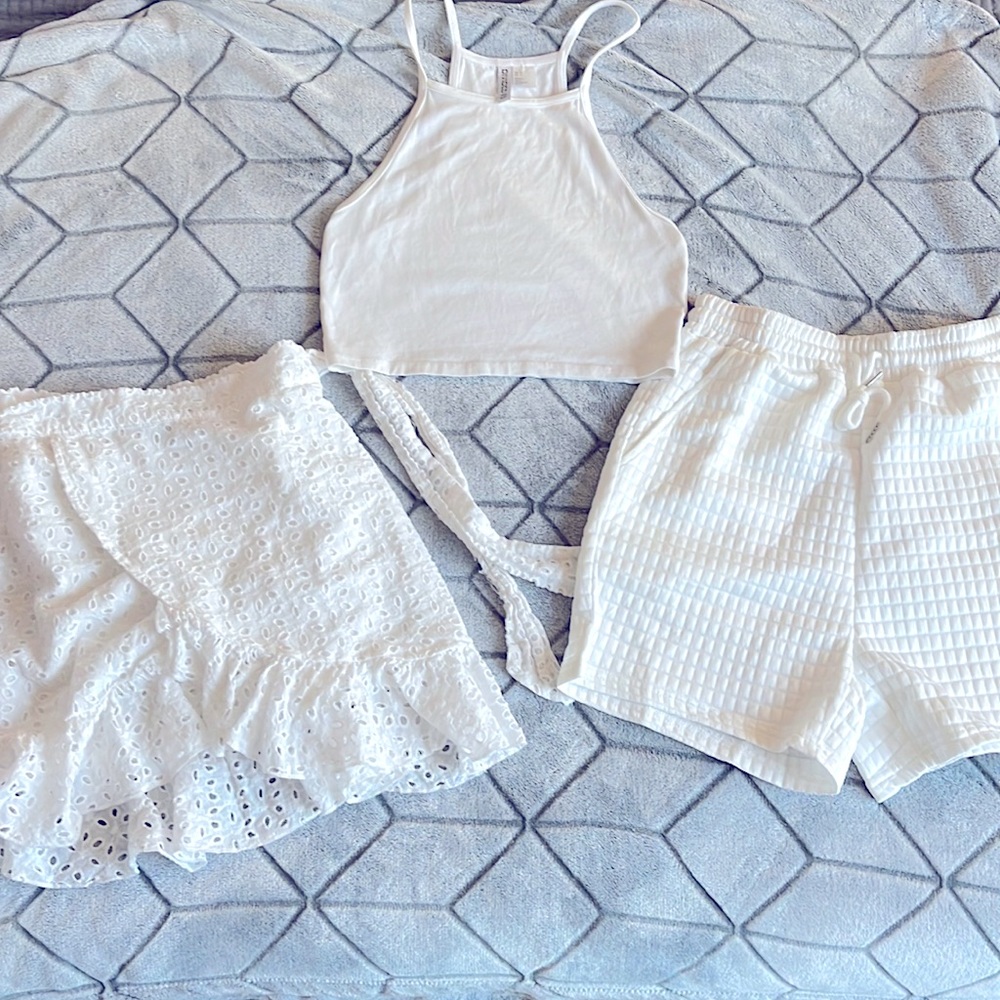 White bundle size small
